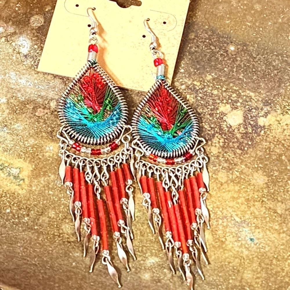 Dream Catcher Southweatern Earrings Boho Beaded Silk Thread Silver Tone Red 4.5"